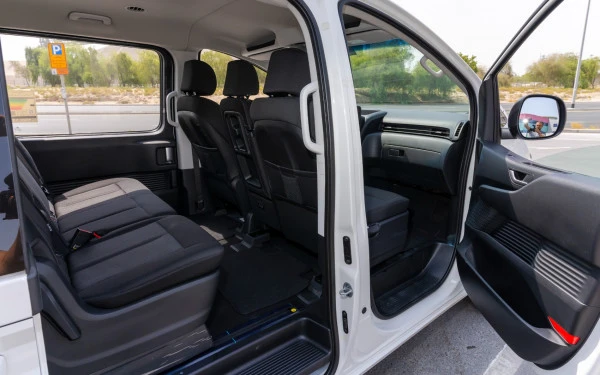 White Hyundai Staria, 2024 Photo 9