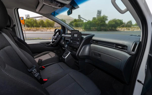 White Hyundai Staria, 2024 Photo 11