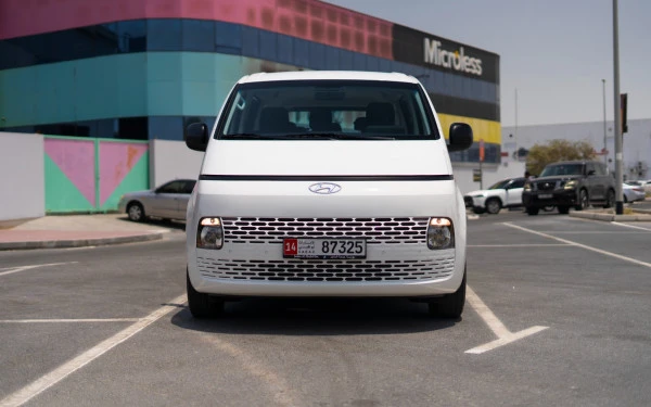 White Hyundai Staria, 2024 Photo 1