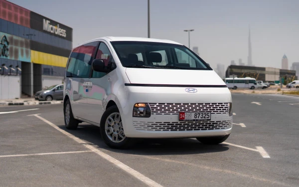White Hyundai Staria, 2024 Photo 4