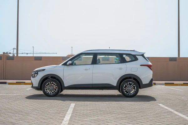 White KIA Carens, 2024 Photo 2