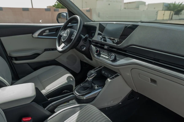White KIA Carens, 2024 Photo 6