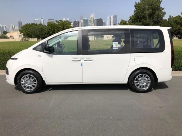 White Hyundai Staria, 2022 Photo 2