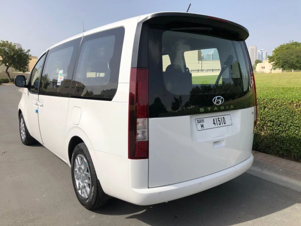 White Hyundai Staria, 2022 Photo 3