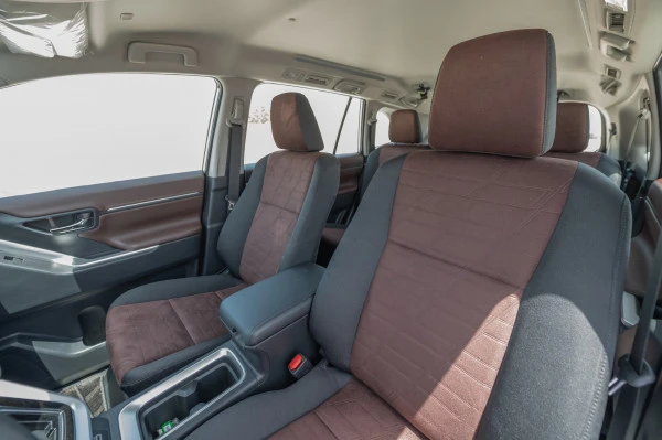 White Toyota Innova, 2024 Photo 11