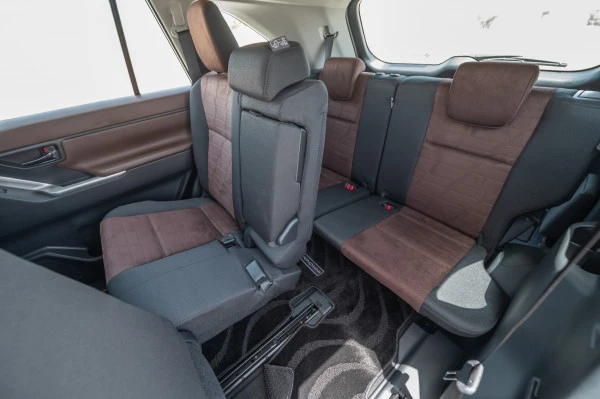 White Toyota Innova, 2024 Photo 9